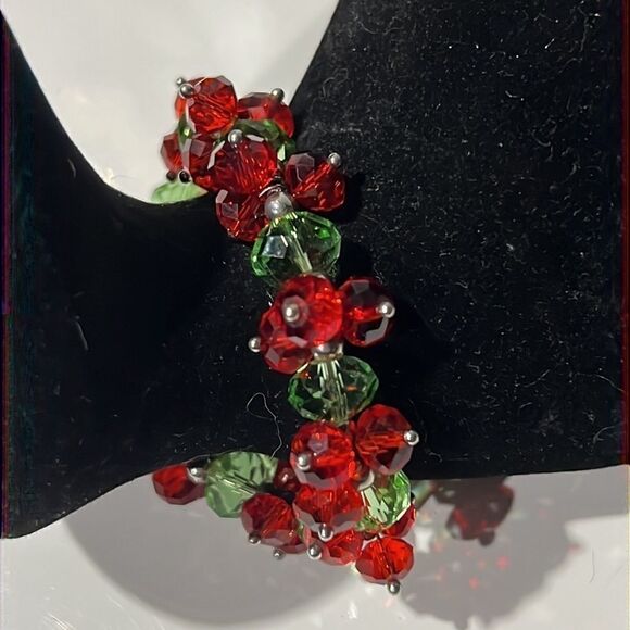 Bundle 3 for $15 Red And Green Beaded Stretch Bracelet - Picture 3 of 9